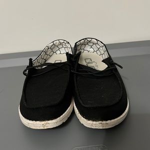 Black kids/women’s Hey Dudes. Barely worn, great condition. NO STAINS!!